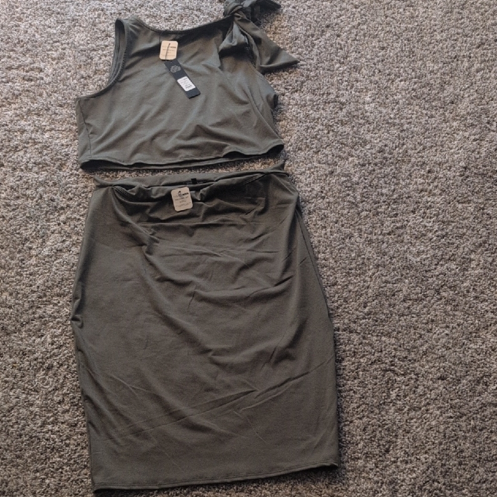 Fashion Nova Sleeveless Set